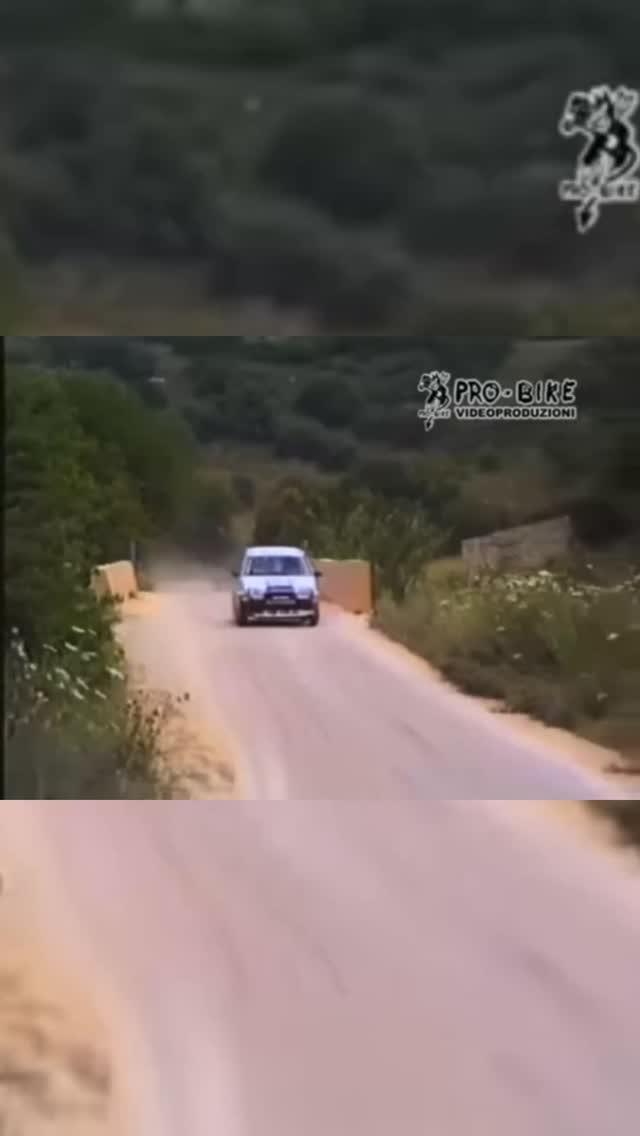 🌪️🏁 ASINARA — ALTRO PASSAGGIO, STESSA GUERRA 🏁🌪️
Polvere che ti spegne il mondo, fondo che cambia e sassi che arrivano dove non li vuoi… eppure la Cinquecento Trofeo continua a spingere 😈⚙️
Qui non vinci “andando forte”: vinci restando pulito quando non vedi niente, tenendo la linea al millimetro e facendo lavorare le mani mentre la macchina balla sul filo 🔊💥
È per questo che l’Asinara è speciale: prove dure, spettacolo vero, e trofeisti che non mollano mai ❤️🔥🏁
🔁 CTA (UNA SOLA): Condividilo nelle storie e scrivi “ASINARA” — voglio vedere quanti amano la terra cattiva.
#CinquecentoTrofeo #TrofeoCinquecento #RallyItalia #RallyAnni90 #RallyTerra