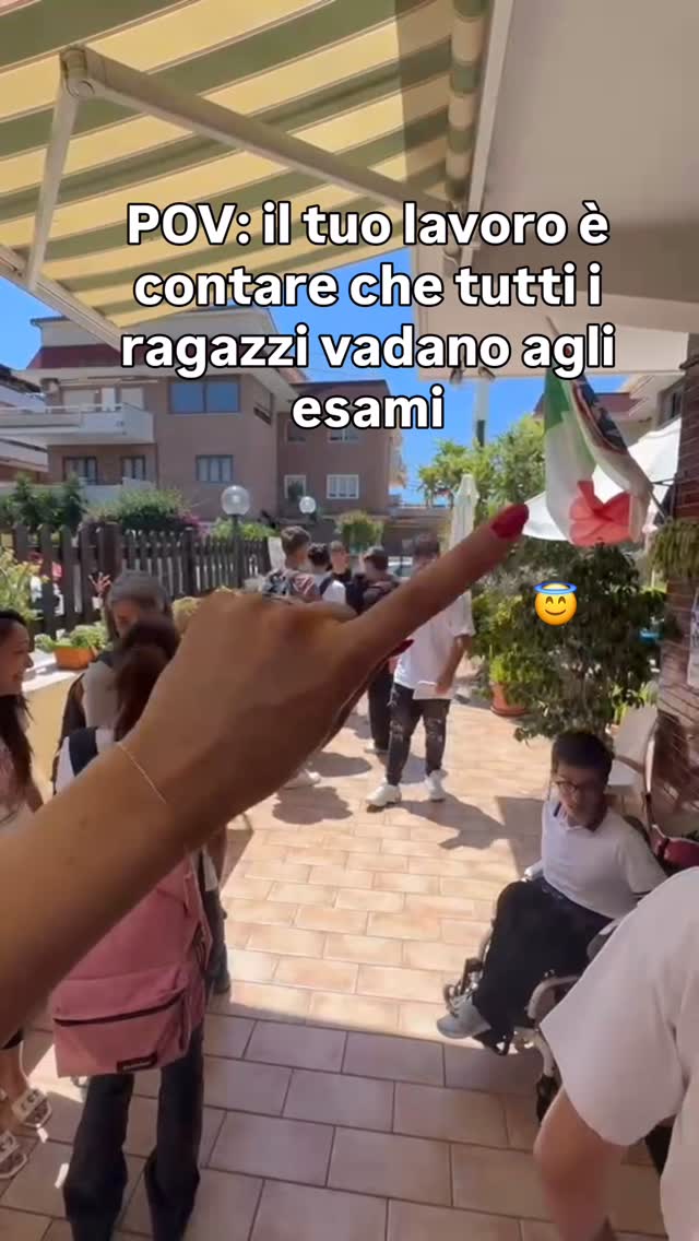 Siamo vicini a tutti i prof che devono avere questo arduo compito 🤣!
In bocca al lupo a tutti per gli esami 🔥