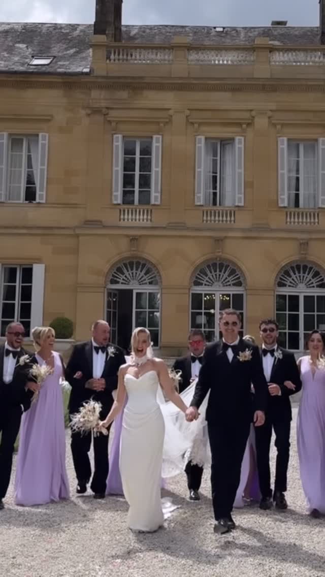 The fabulous @oliviagockerby and @joshuaockerby with their best mates on their wedding day. Sooooo much fun we loves you all.
Thanks too @oliviagockerby and @joshuaockerby for having us along to film their day. We loved you ❤️❤️.
Filming for Memories 💛
Venue @chateauladurantie
Photographer @lydiataylorjonesphotographer.
Hair @eleonora.faure.
Makeup @magali_laville
Celebrant @celebrant_suzi
#weddingfilmfrance #weddingsouthwestfrance #contentcreatorfrance #chateauwedding #weddingcontentcreatorfrance