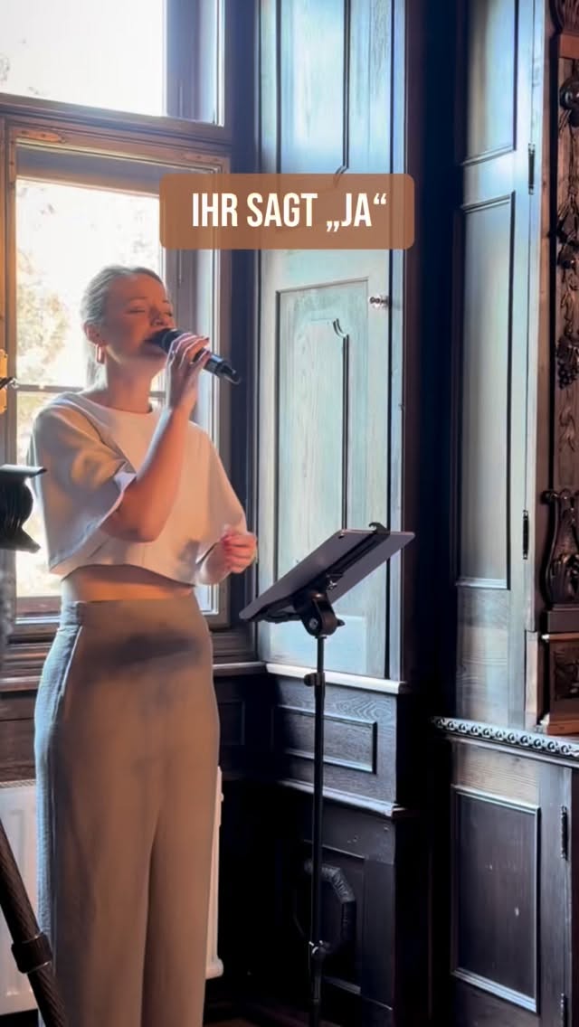 Deal? 🤝🏼🫶🏼
#hochzeitssängerin #hochzeitsmusik #ringtausch #trauung #hochzeit