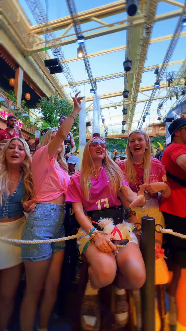 Mon Amour den ganzen Sommer Live im Megapark 🗣️ #megapark #ifeelmega #saison #unitedpartypeople