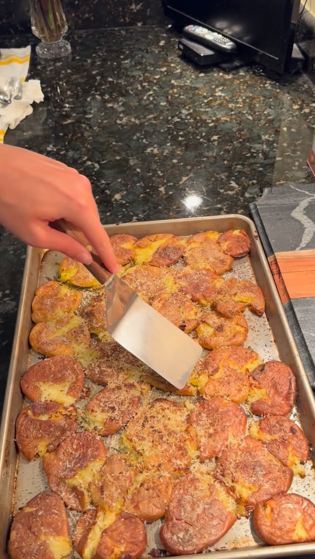 Comment, “smash” for these cheesy and crispy smash potatoes🥔! follow along for more
delicious recipes!
Bonus, these are the perfect one pan side dish! All you need is a cookie sheet!♥️
#weeknighthomemaker #homemaker #yummy #food #fashion fun yum fyp foryoupage follow potato sidedish cheesypotato