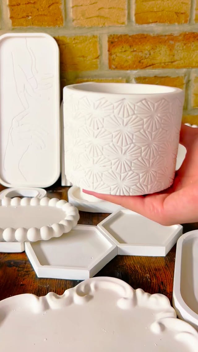 ✨ Make it. Paint it. Take it home.
Create your own beautiful aroma diffuser from start to finish in one relaxing workshop. You’ll cast your diffuser, decorate it with your own design, glaze it, and leave with a unique handmade piece ready to use.
No waiting weeks for firing. No return visits needed. Just a creative experience and a handmade souvenir to take home the very same day.
Perfect for visitors, date nights, friends, and anyone looking for a mindful creative escape.
Book your spot and make something beautiful with us.
🔗 Book here:
https://www.tokenstudio.co.uk/portfolio-collections/byobworkshops/aroma-diffuser-making-painting-workshop-byob
#AromaDiffuserWorkshop #CreativeWorkshop #ThingsToDoInLondon #HandmadeSouvenir #CraftWorkshop