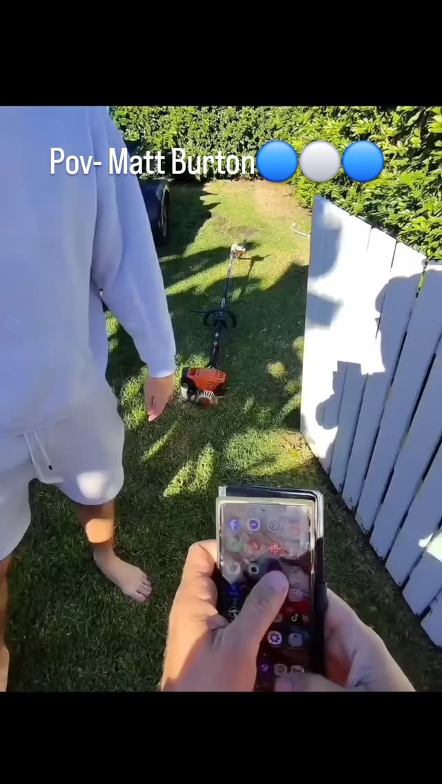 🔵Bulldogs Star Matt Burton ⚪️Absolute legend of a bloke 🙌💯 Thank you for trusting SGM with your yard maintenance and we look forward to making that hedge laser level straight not like your last Gardener 😉 🤝
Doggies All Day!!🔵⚪️🔵💪
#gardening #beforeandafter #nrl #nrlbulldogs #fyp