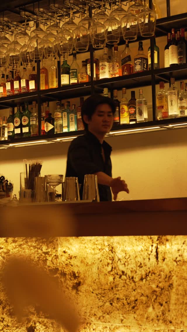 In just one week, a new collection arrives behind the bar. 🤫
Until then, we're taking a moment to appreciate the current lineup - the drinks that have been part of date nights, celebrations, spontaneous dinners, and everything in between! 🫶
One last week to enjoy them before the next chapter begins:
📍 AVRA Sukhumvit 35
📞 +66 96 712 1701 | +66 2 000 6683
#AVRABangkok #BangkokBars #SukhumvitDining #BangkokNightlife #พร้อมพงษ์