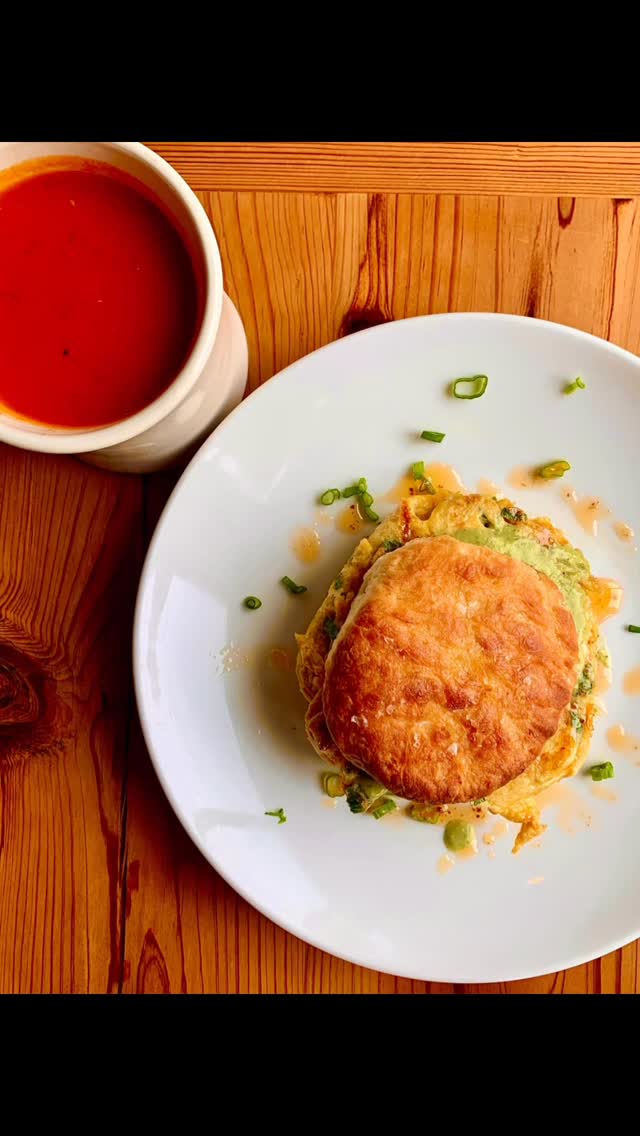 Good morning ☀️ Enjoy your day, super excited to see you ✨ Chili Crips Egg Biscuit Sandwich & a mug of tomato 🤗
www.kitchentableomaha.com
Dine IN, Takeout, Door Dash!
Thank you for choosing: small, local, scratch-made, with love
Making food that makes you feels good — eating with the seasons, a little something for everyone ✨
Shop Small x Eat Local