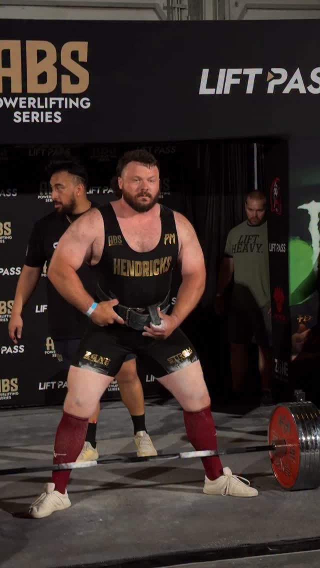 @khendrickspower locking in his opener.
#powerlifting #powerliftingmotivation #deadlift