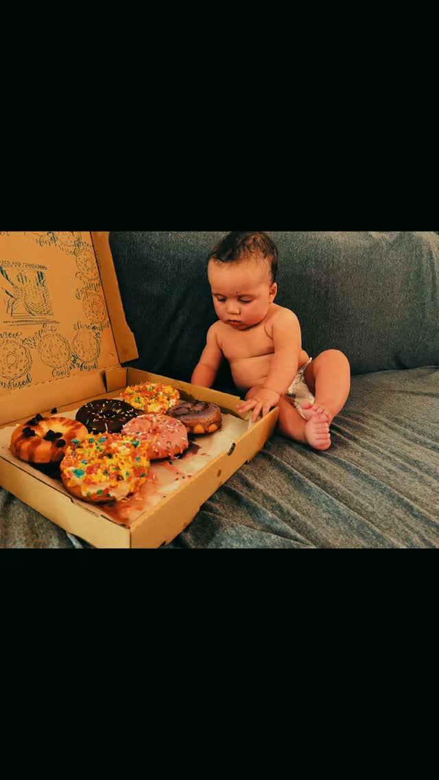 Our youngest fan ♥️ #6monthstoday #halfdozen #donutworrybehappy #cutebaby #glutenfree