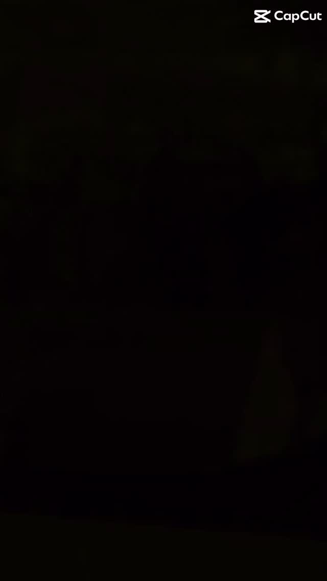 On est parti aujourd’hui. ⛵
Les amis étaient là pour nous dire au revoir.
De la joie. Un peu de tristesse.
Le genre de moment qu’on n’oublie pas.
Apolline sur moi toute la traversée.
Par précaution.
Elle a dormi. 😄
L’île Rousse ce soir.
La mer calme.
Et le sentiment que quelque chose
vient vraiment de commencer. 🌊🌿
@lecarnetnaturo ⛵
#depart #voilier #corse #familleenvoilier #lecarnetnaturo