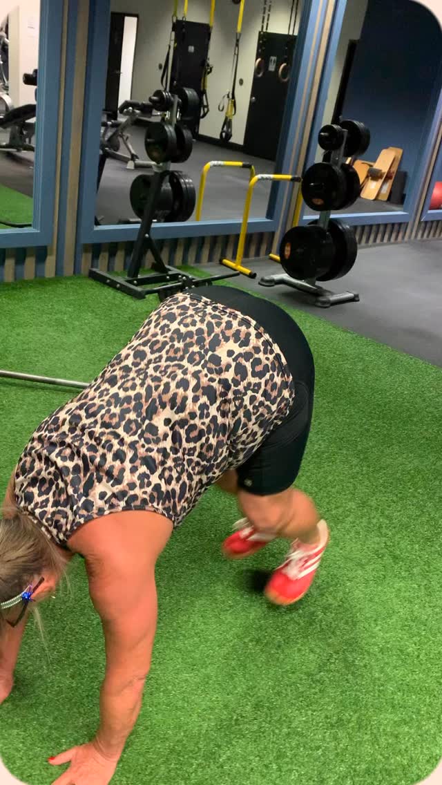 🎈Happy Birthday to Helen Lundrigan!🎉
We caught you for your BIRTHDAY BURPEES!! 😜
The Happiest of Birthdays to YOU!
~The CBalance Crew
#HappyBirthday #BirthdayBurpees #CounterBalance #Members