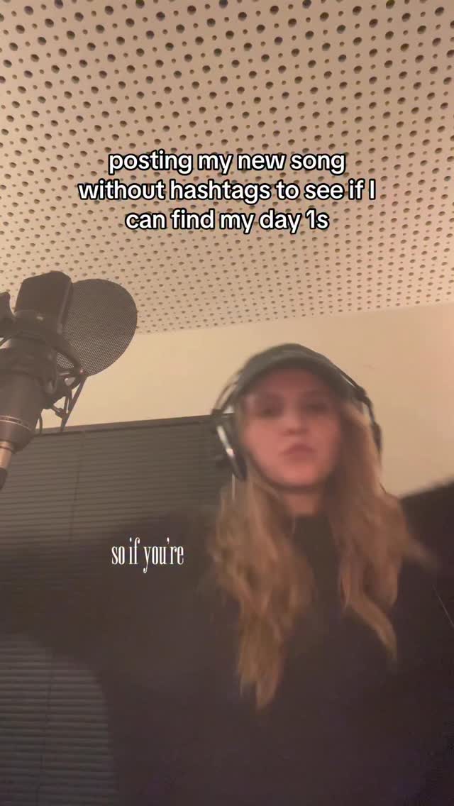 🤠 literally me in the studio can’t wait for this to be outtttt 🌟