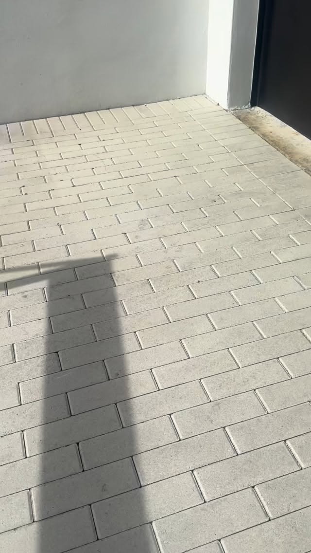 #pressurewashing #roofcleaning #softwashing #tnacleans #tnawedontplay call today for a free estimate 3053189961 www.tnacleans.com