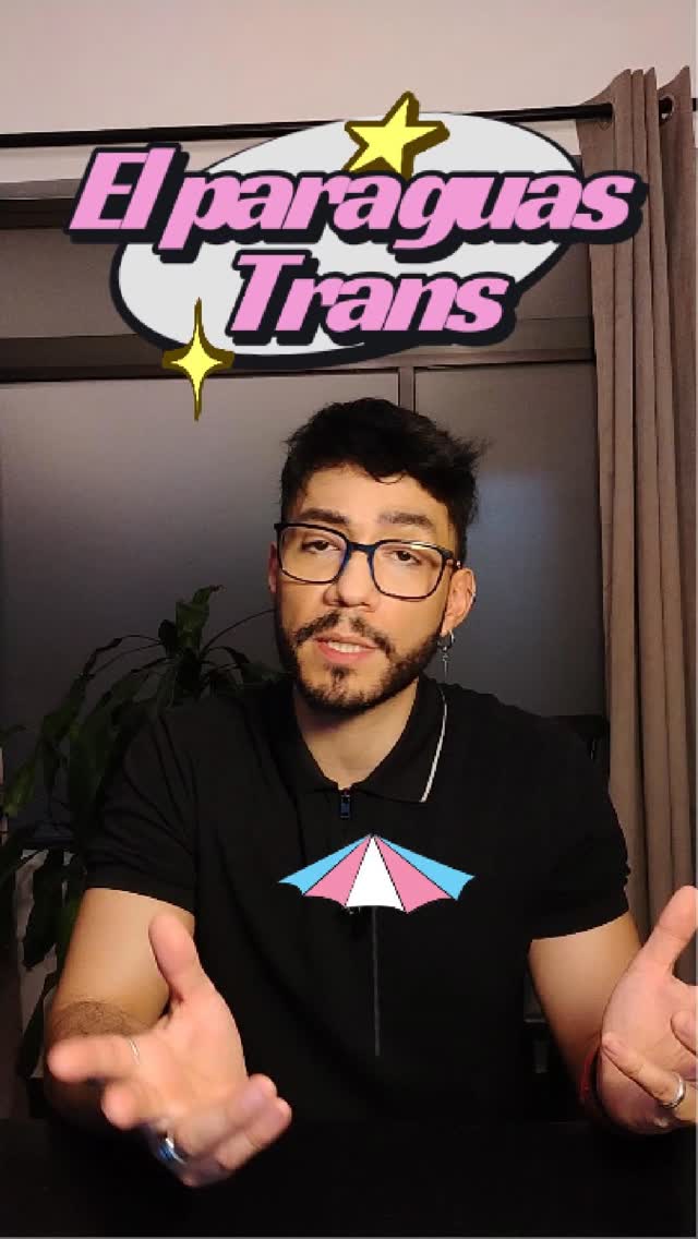 🌈 ¿Has escuchado el término "paraguas trans" y no sabes exactamente qué significa?
El paraguas trans es un término que agrupa distintas identidades y expresiones de género que no coinciden con el género asignado al nacer.
💡 Dentro de este paraguas pueden encontrarse personas:
✨ Transgénero
✨ No binarias
✨ Agénero
✨ Género fluido
✨ Entre otras identidades
Y hay algo muy importante que debemos entender:
⚠️ No todas las personas trans viven su identidad de la misma manera.
👉 No todas desean hormonización.
👉 No todas buscan cirugías.
👉 No todas tienen el mismo recorrido o experiencia.
🧠 Desde la sexología entendemos que la identidad de género es una vivencia humana, diversa y válida.
La identidad no necesita aprobación para ser real.
💭 Hablar de estos temas con respeto e información no solo ayuda a desestigmatizar, también contribuye a construir espacios más seguros e inclusivos para todas las personas.
✨ La diversidad de género no es una moda ni una confusión.
Es parte de la experiencia humana.
En SEXUS promovemos el acompañamiento, la información y el respeto hacia todas las identidades.
💬 ¿Ya conocías el significado de "paraguas trans"?
Te leo en comentarios 👇
📲 Síguenos para más contenido sobre diversidad, vínculos y s3xu4lid4d consciente.