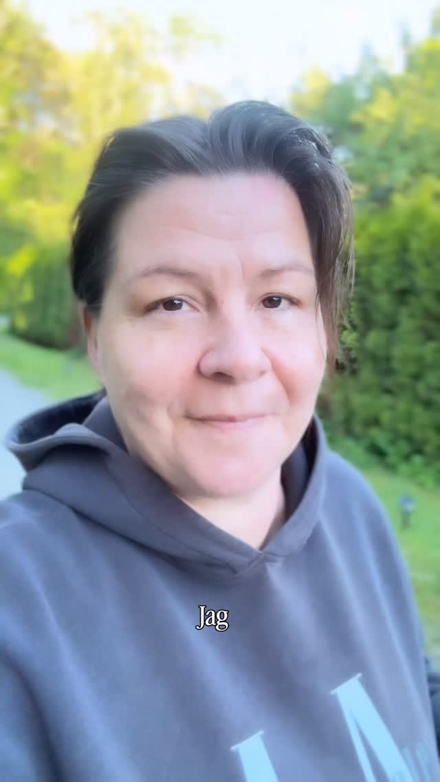 Det är från varandet vi skapar vår form och den form du vill leva, skapar du från varandet.
Har du missat podden @shapebyshirin in och lyssna på sommarens sista avsnitt. Spotify
Kärlek💚
Veronica
#soulandpathfinding#livet#life#varande#form