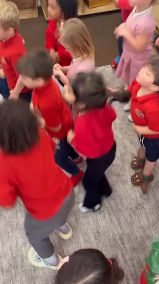 Bonjour from Foulds Preschool! 🇫🇷
Our children have been having the most wonderful French lesson and we challenge anyone to watch this without smiling and feeling that your heart is about to slightly explode from the cuteness!
Languages at this age is pure magic. Little ones absorb everything so effortlessly and their joy and enthusiasm is just the best thing.
Oui oui Mesdames et Messieurs….we are very proud indeed!