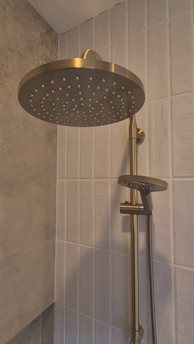 Brand new Bathroom #construction #Brisbane #tiling #pooltilingcompany #kedroncarcentre sidhumoosewala samfordvalleyvets carseldinefarmersmarkets queensland tradesman aranahillscommunity chermsidewestfield banyakmanfaat banyosetimodelleri