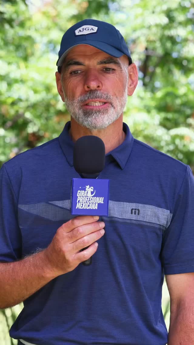 🎙️⛳ Detrás de cada gran historia hay una familia que acompaña el camino.
Conoce el testimonio de Francisco Cabeza, padre de Frank Cabeza, quien comparte sus impresiones sobre la extraordinaria temporada debut de su hijo en la Gira Profesional Mexicana, donde logró clasificar al Tour Championship y consolidarse como el mejor amateur del año.
Desde la Q-School de Amanali en 2025 hasta competir frente a algunos de los mejores profesionales de Latinoamérica, este es el recorrido de una promesa que comienza a escribir su propia historia dentro del golf mexicano.
🏆 Un año de aprendizaje, crecimiento y grandes experiencias que apenas marca el inicio de un prometedor camino.
#GiraProfesionalMexicana #FrankCabeza #TourChampionship #QSchool #Amanali GolfMexicano RoadToTheTop