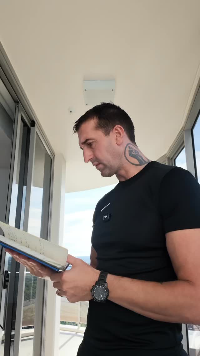 Sometimes it’s worth going back through your diary.
The principles don’t change.
One I was reminded of recently:
Get stronger. Build muscle. Stay healthy.
The goal isn’t performance at all costs.
The goal is pain-free performance.