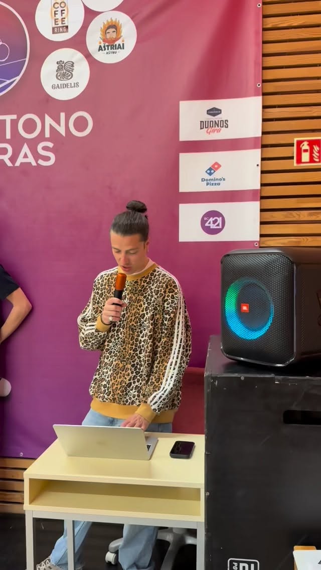 Sezonas uždarytas 💥Ačiū visiems – jūs nerealūs! Vasarą ruošiamės naujam sezonui ir susitinkam rugsėjį!
Ačiū rėmėjams: @greenas.salonas @fantazijos.lt @forumcinemaslt @astriaiastru @coffeering.lt
#seasonover #badminton #badmintonas #sport #summer