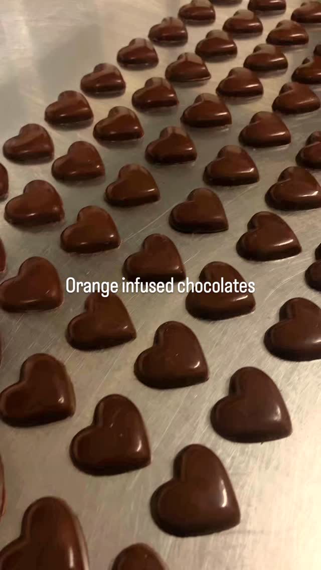 Orange... are you obsessed yet? 🍊
Every chocolate is handcrafted from start to finish, then individually drizzled by hand.
Luxury is in the details.