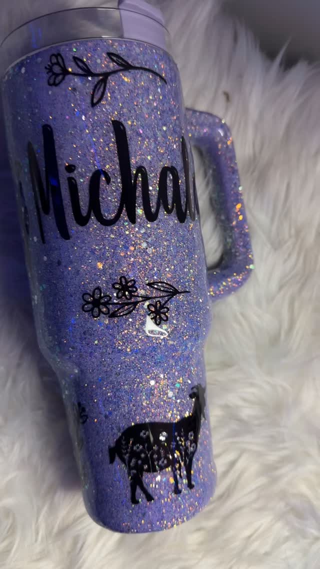Glittered Stanley Dupe Tumbler w/ matching earrings.
Glitter: Mystic from @hesthatflyyguyydesignz
Shop for glitters and products at www.Hesthatflyyguyydesignz.com
I do not own rights to the song playing .
#giftshop #glittertumblers #glitters #custom #tumblers