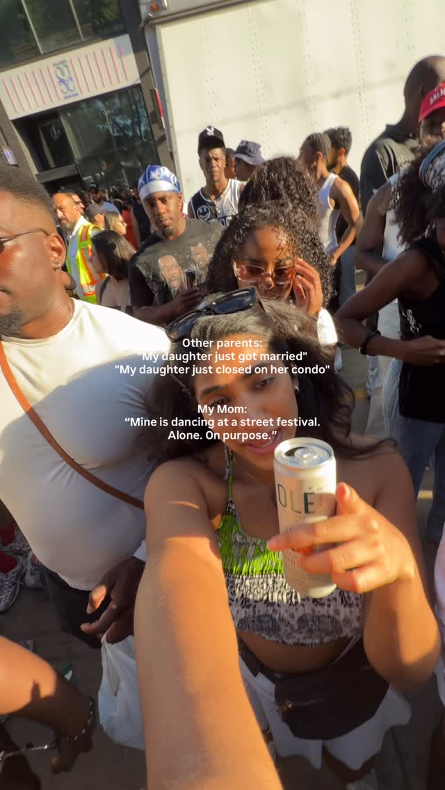 so many side quests it’s hard to keep up 😜
volunteered at @dowestfest this weekend just because it sounded fun. showed up solo, bumped into people I knew, danced to live music, helped run a booth and made content.
my mom is still trying to figure out how to describe what I do at dinner parties. I think she’s landed on “she’s in media.”
the truth is my life looks random from the outside but every festival, every trip, every weird side quest is just me collecting stories, people, and moments that turn into momentum. 🚀