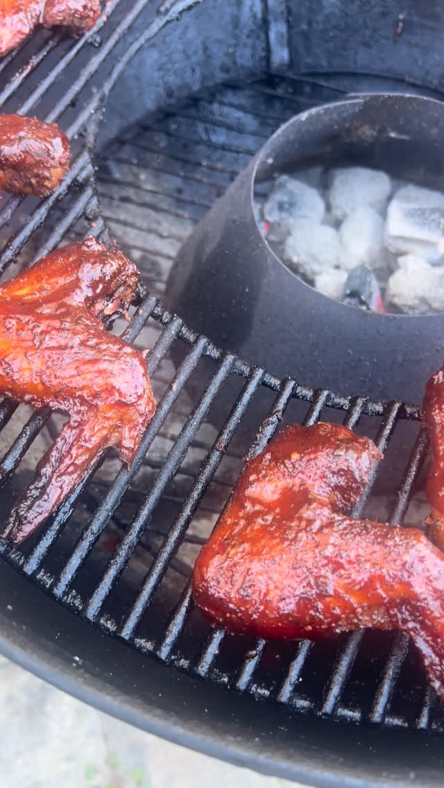 Hi Friends!! Weβre baaaaaack!! Sorry for the wait but starting this weekend Seafood and Barbecue is on the menu click the link #montgomeryskitchen https://www.montgomeryskitchen.com/online-ordering. Thank you in advance! DM for any questions or inquiries