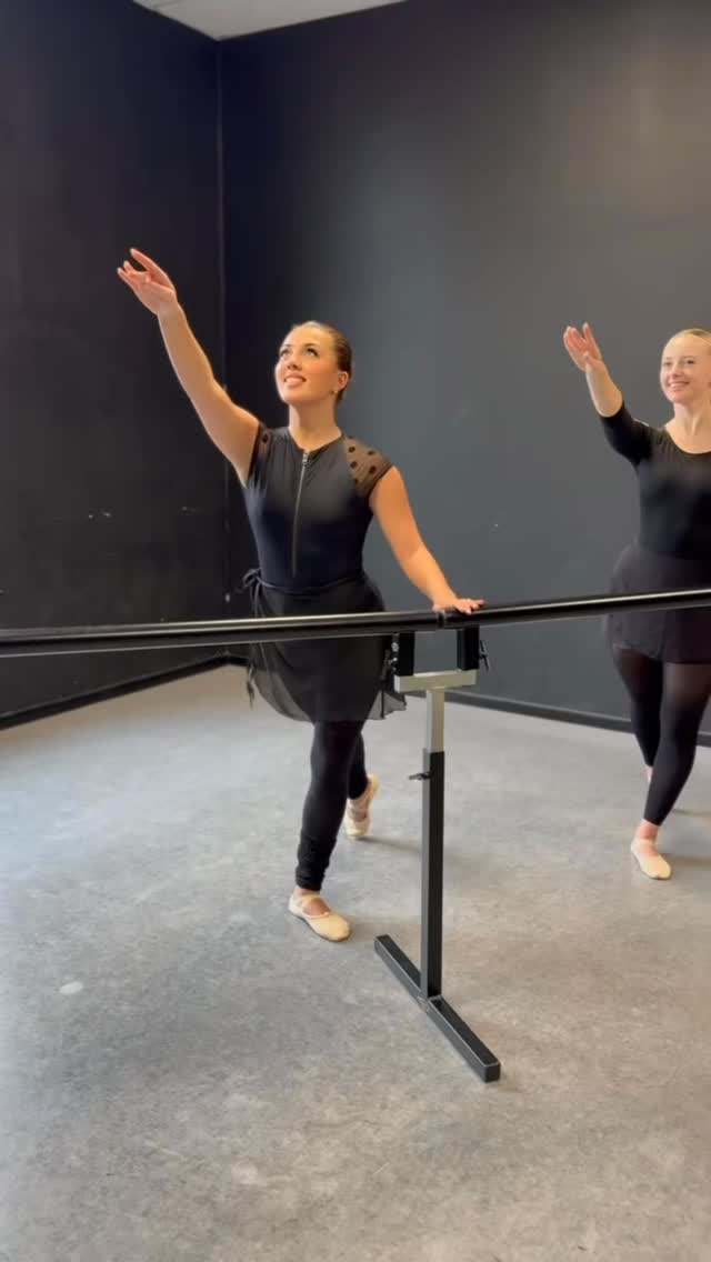 Training, technique, creativity and confidence✨
From Tap and Ballet to Hip Hop and so much more, our students train across a variety of styles to become versatile, well-rounded performers.
Ready to take your training to the next level? Applications are still open for a limited time.
#ROMTheatreArts #DanceTraining #PerformingArts #DanceLife #MusicalTheatre