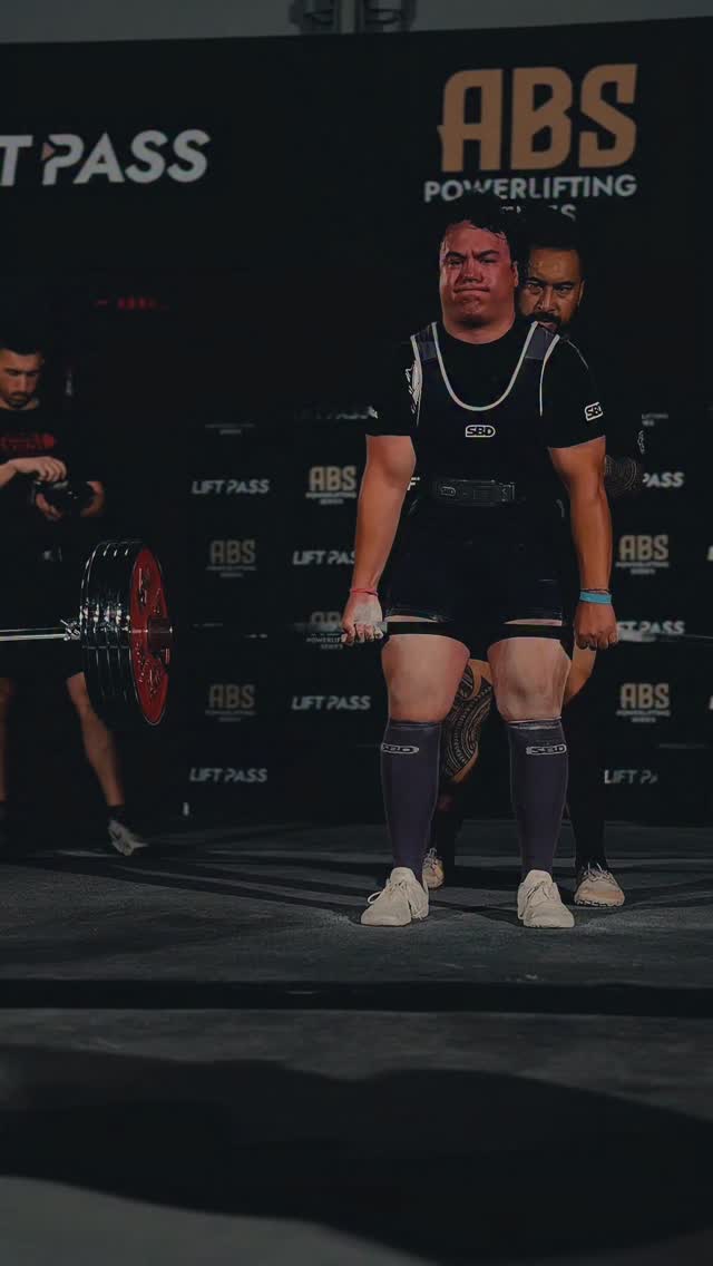 #Deadlifts all to play for in the D1 Men Division.
#powerlifting #powerliftingmotivation #deadlift