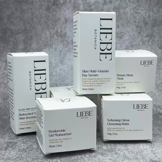 Custom skincare packaging boxes crafted for @liebebotanica
Low MOQ from just 50 pieces — perfect for new product launches, boutique ranges, and growing brands.
Create a premium unboxing experience while protecting your products and building a consistent brand identity.
Bring your skincare packaging to life today.
#skincarepackaging #skincareboxes #lowmoqpackaging #beautybrandpackaging #lotionboxes