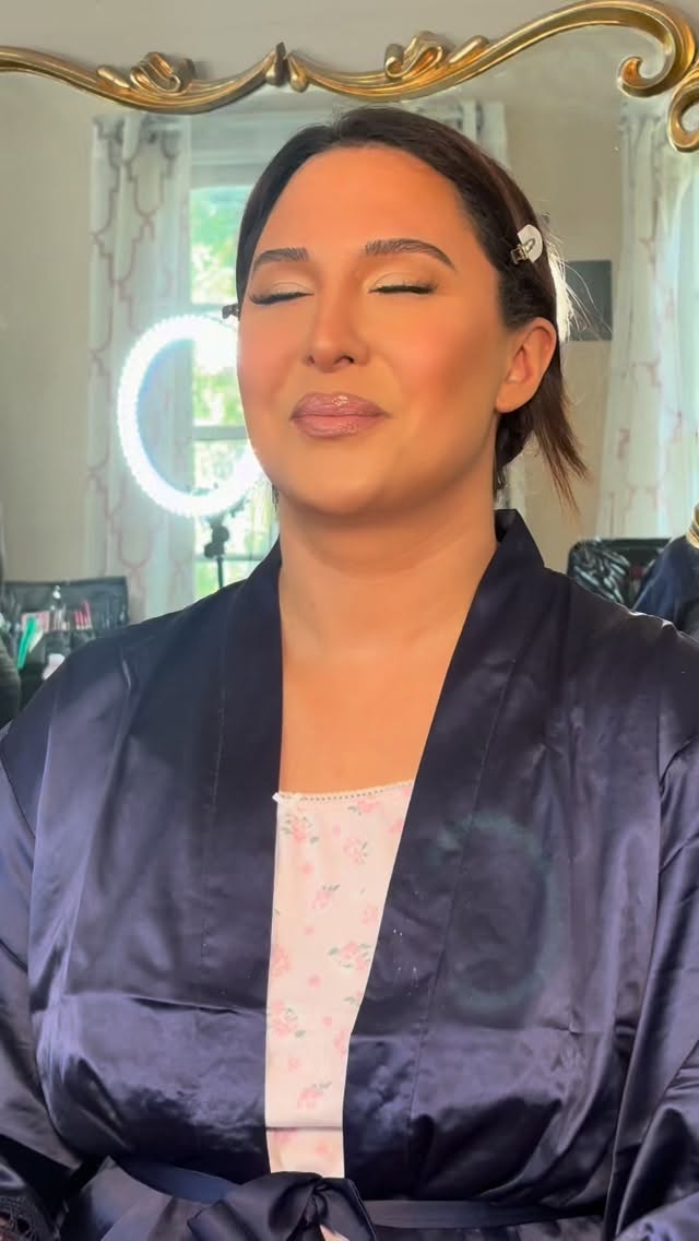 Can you even tell where the makeup starts or end ? I think not 🤭 real , raw and uncut reaction.
Now booking fall 2026 and spring 2027 brides & bridal parties.
Click the link in the bio to inquire