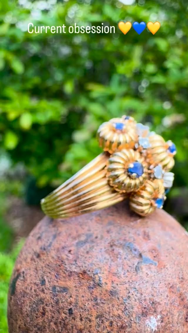Slightly obsessed with this super stylish French bombe flower ring 💙
Set with cabochon sapphires and diamonds it’s the perfect summer accessory for any occasion
Full details on our website
🔗in bio
#newarrivals #ringoftheday #midcenturystyle #sapphirejewelry #wearableart