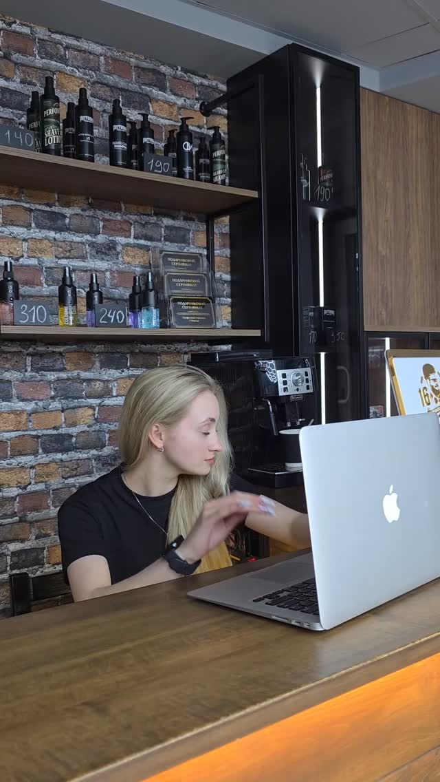 Бо клієнти завжди на першому місці 🤌✅️
#барбершоп #1654barbershop #барбершопхарків #харків #барберхарків