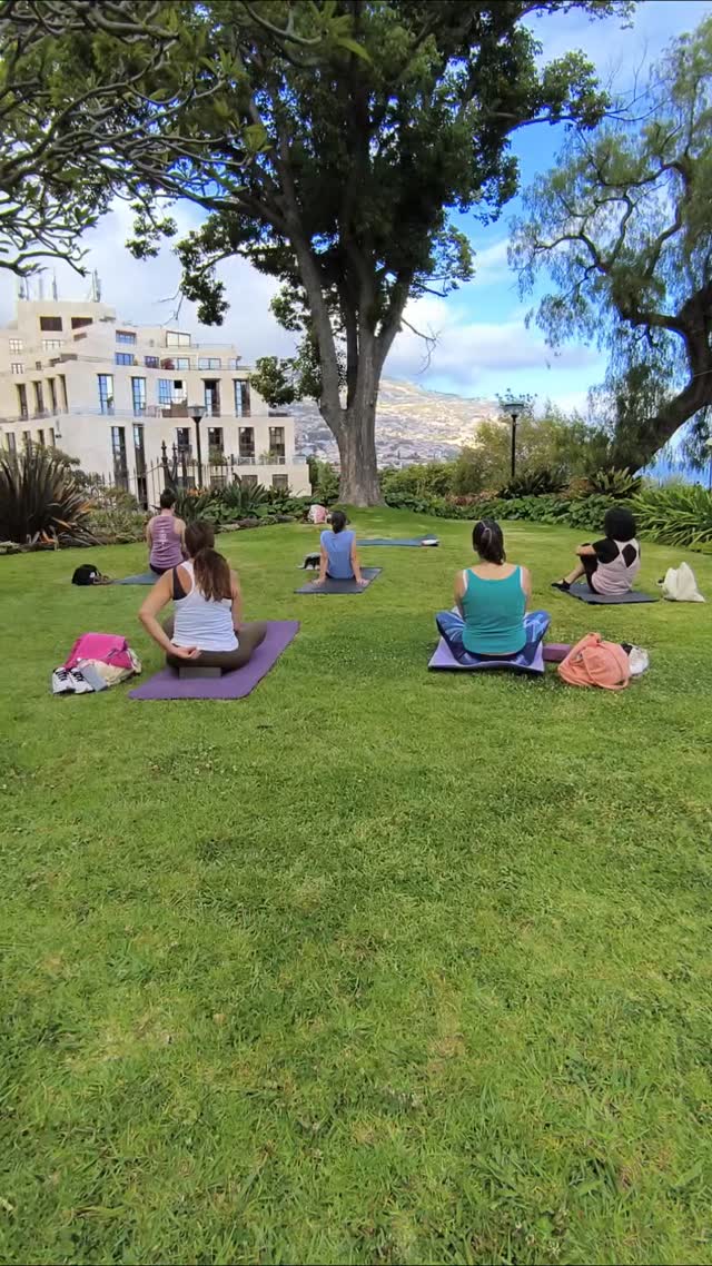 AULAS DE YOGA AO AR LIVRE
Como eu AMO dar aulas ao ar livre. Não sei explicar bem o que sinto, mas talvez uma mistura de liberdade, com expansão e leveza. Abre-se o olhar, respira-se melhor o ar, há qualquer coisa que me faz sentir mais desperta e viva.
Resumindo: é uma maravilha.
Se partilhas deste sentimento, então vem daí aproveitar o Verão e as aulas no Parque de Santa Catarina, Segundas e Quartas às 19h.
Envia mensagem para participar 🙏
-------
OUTDOOR YOGA CLASSES
How I LOVE teaching outdoors. I can't quite explain what I feel, but maybe it's a mix of freedom, expansion, and lightness. Your gaze opens up, you breathe the air more deeply—there’s something that makes me feel more awake and alive.
In short: it's wonderful.
If you share this feeling, then come and make the most of summer with the yoga classes in Santa Catarina Park, Mondays and Wednesdays 7pm.
Send me a message to join 🙏