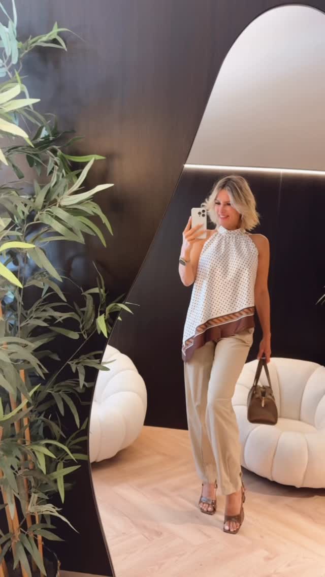 Top : € 29,99
Broek : € 109