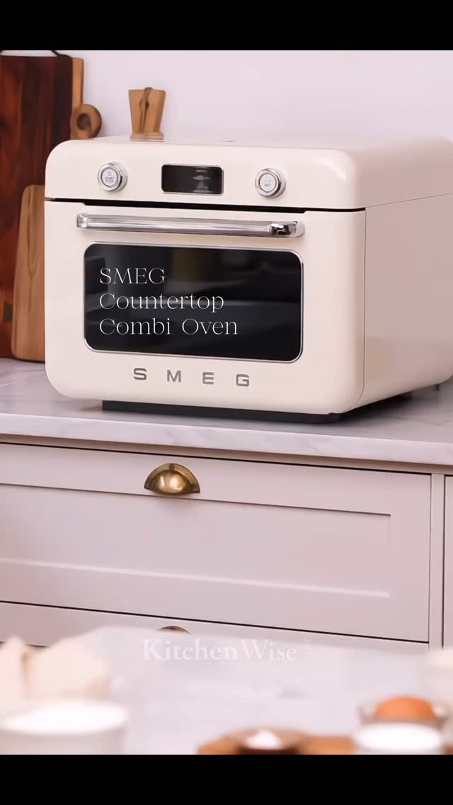 A Festive Vibeđ
Bake with your SMEG Combi Oven & Stand MixerđĽ
Compact but it does it allâ¨
#smeg #kwxsmeg #kitchen #baking #smegcombioven
