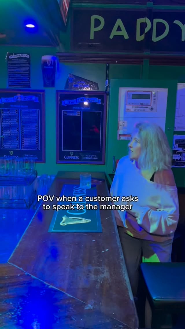 we love our job we love our job we love our job 😅🍻
#PaddysAirlie #BarLife #BartenderLife #airliebeach