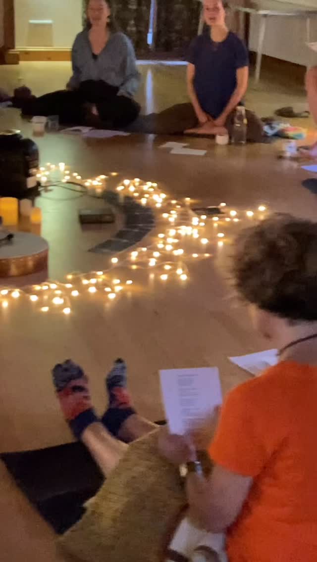 Last month's singing circle was such a delight. A room full of open hearts and voices joined together. Joy, connection and beauty. May this ripple out into our communities and into the world.
Next singing circle is June 25th - a Saturday this time! Keep the date free and link in bio for tickets!
#music #love #voice #heart #cacao