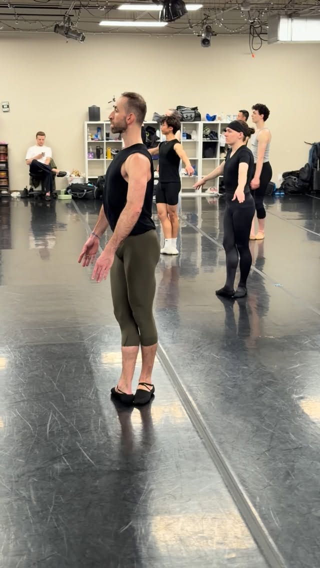 Nothing more epic than men’s allegro 🤘🔥
#themaledanceconnection #maledancer #balletdancer #adultdancer #maledancers