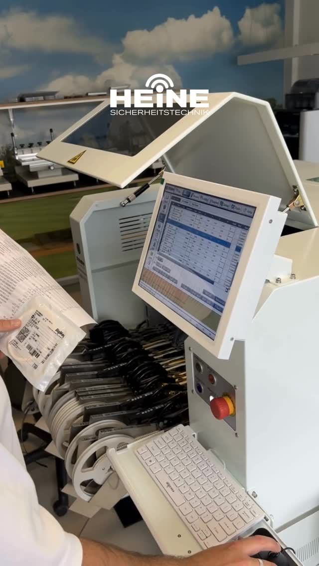 Unsere erste eigene Serienproduktion 🚀⚙️
Hier seht ihr die erste Serienproduktion unseres Audiosensors. Von der Vorbereitung der Bauteilmagazine über das Einlernen der Maschine bis zur vollautomatisierten Bestückung der Platinen.
So werden 16 Platinen in nur 17 Minuten bestückt. ⏰
Jetzt haben wir die Möglichkeit die Komponenten unserer Sicherheitstechnik ganz individuell in Serie zu produzieren. Wir behalten dabei die Kontrolle über Qualität, Prozesse und die Weiterentwicklung unserer Produkte und sparen enorm viel Zeit.
Folgt uns für weitere Einblicke in die Entwicklung unseres Unternehmens!
#pcbassembly #sicherheitstechnik #paderborn #einbruchschutz #alarmanlage