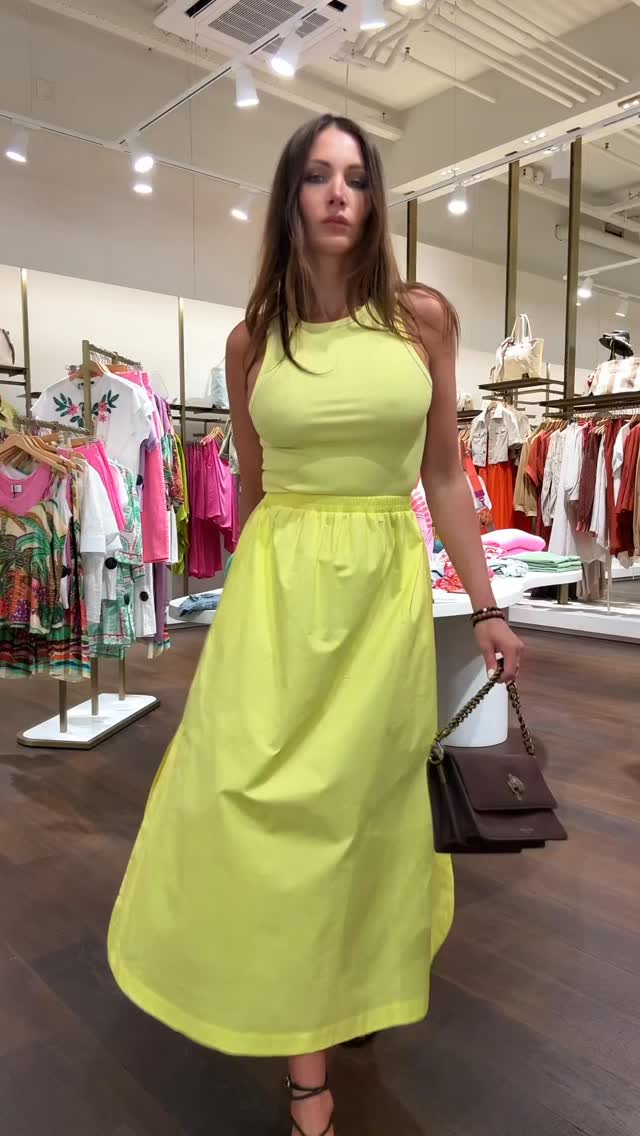 ☀️ Une robe couleur soleil, une allure qui sent déjà l’été.
Légère, lumineuse et effortless, c’est la pièce parfaite pour accompagner les beaux jours qui s’annoncent. Elle apporte cette touche de fraîcheur qu’on adore. 💛
Et pour rendre ce coup de cœur encore plus irrésistible, profitez dès maintenant de notre offre conjointe jusqu’à -30%* en boutique. 🔥
📍 Rendez-vous chez LOULOU Luxembourg pour découvrir votre prochain look de saison !
*Voir conditions en magasin.
#LOULOULuxembourg #SummerMood #SunshineStyle #FashionInspiration #Luxembourg