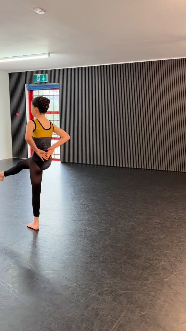 Day 2 of the Modern & Tap exams. A very very good day with lots of modern groups and the younger students ❤️