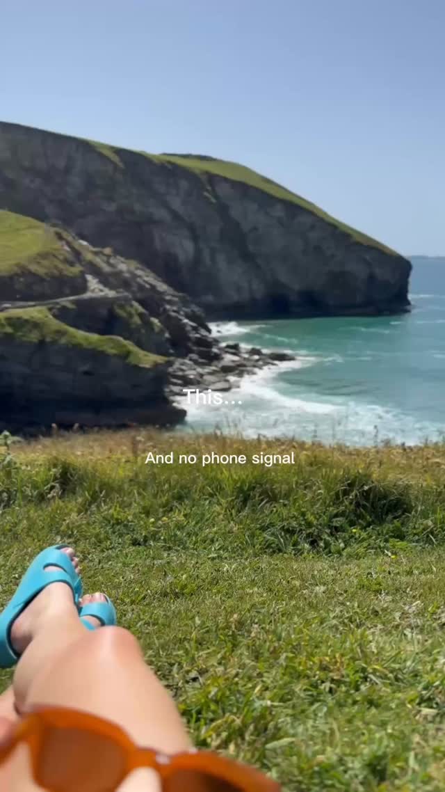 Days like these make all the hours of dedication & hard work worth it 🤍😇
#beachdays #cornwall #labradoodle #timeout