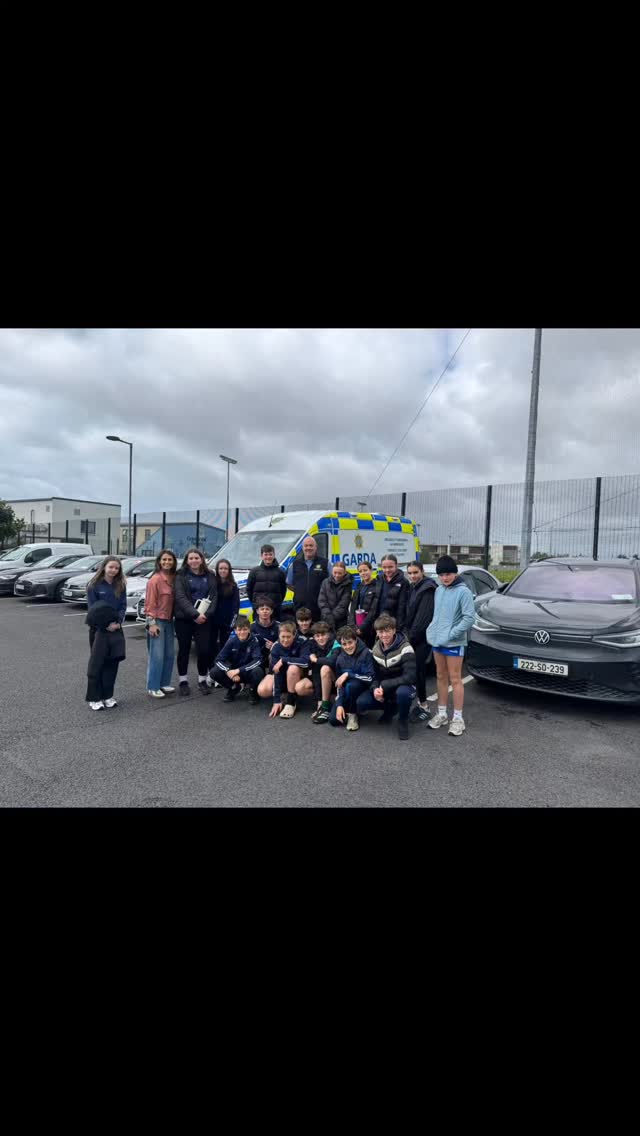 🚓👮♂️ 6th Class had a fantastic visit to the Murrough Garda Station!
The students got a behind-the-scenes look at life in the Gardaí, learned about the important work they do in our community, and came away with lots of new knowledge and plenty of great stories to tell! 🚔✨
A huge thank you to Garda Alan Regan. We are so grateful for his ongoing support of our school and for always going above and beyond for our community.
