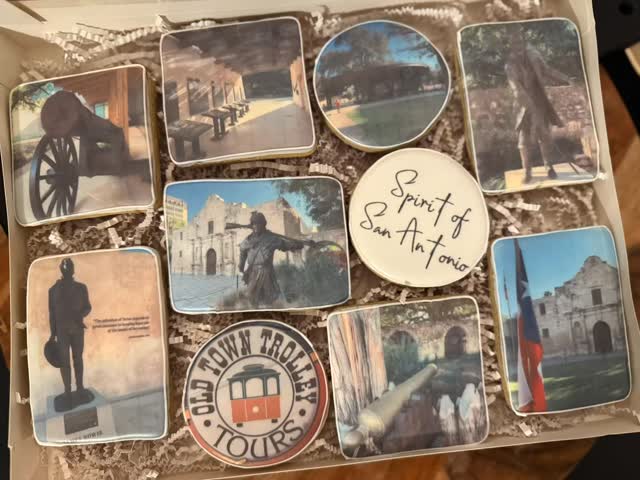 ⭐️GO SPURS GO! SO PROUD OF OUR YOUNG TEAM and our great city of San Antonio! Spirit of San Antonio portrayed in cookie form, thanks to my @eddie_edibleinkprinter 🖤🩶🖤
👉Want some festive and flavorful goodies to celebrate your next event or special occasion, I’m your girl!🙋🏼♀️ Checkout my Website link in my bio.
#satx #cityofsanantonio #gospursgo #nbafinals #spursnation @eddie_edibleinkprinter