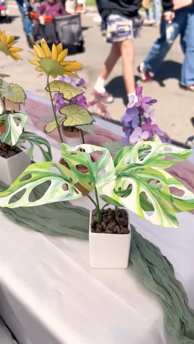 The question I get the most at markets: “How do you make the flowers smell so good?” 💐✨
A few drops of HIQILI fragrance oil are all it takes to bring my paper flowers to life!
Want to try them yourself? Check out the link in my bio for their fragrance sampler set. 💜
#hiqili #paperflowers #diyflowers #hiqiliessentialoil #scentedflowers
