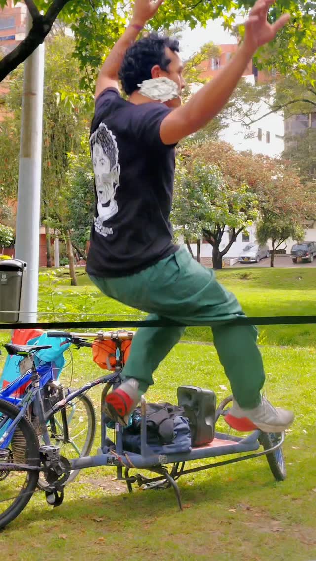 No olvides seguirnos @escuelaslackbogota
El golpe enseña. Enseña más la técnica y la paciencia.
#slackline #bogotá #desarrollopersonal #equilibrio