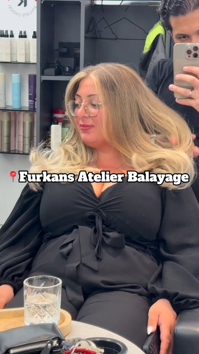 ✨ Blonde Balayage Transformation ✨
Natürlich, weich und perfekt auf die Kundin abgestimmt. 🤍
Mit einer individuellen Balayage-Technik haben wir für fließende Übergänge, strahlende Blondnuancen und einen besonders natürlichen Look gesorgt.
Das Ergebnis: mehr Dimension, mehr Helligkeit und ein wunderschöner, pflegeleichter Blondton. ✨
Du träumst auch von einer perfekten Balayage? Dann sichere dir jetzt deinen Termin bei Furkan’s Atelier. 🤍
#Balayage #BlondeBalayage #BlondTransformation #furkansatelier #friseurbremen