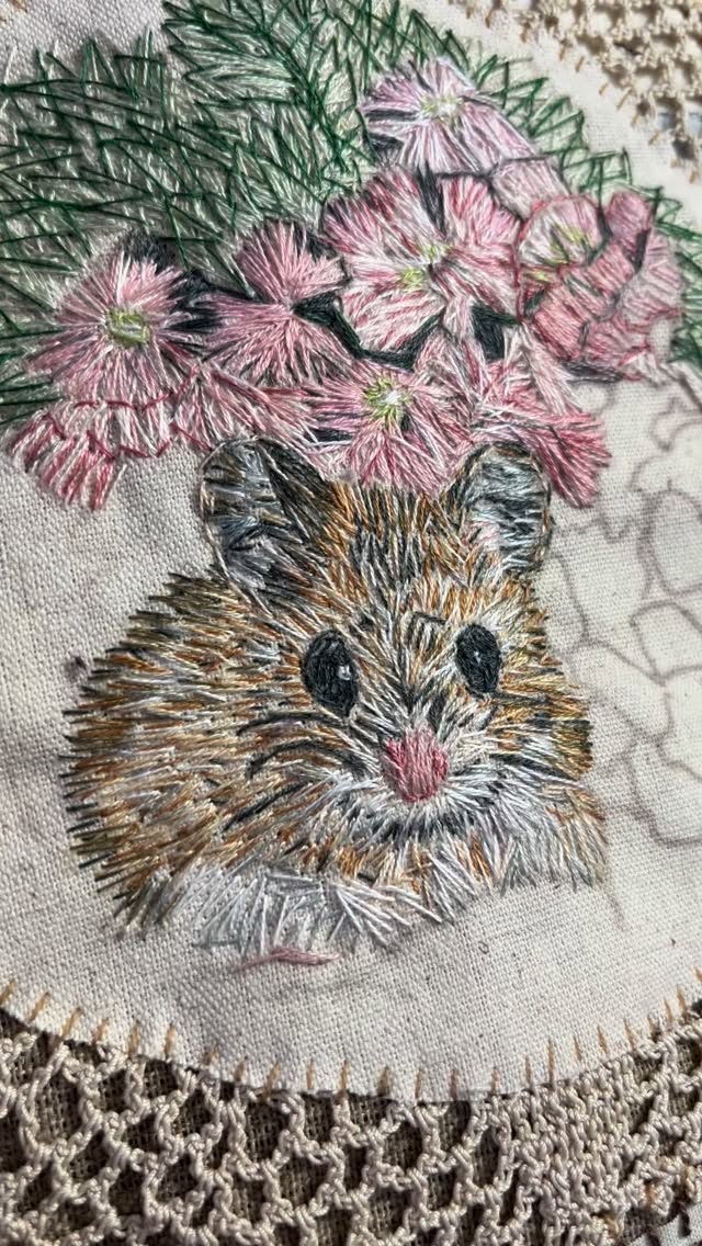 The birds are singing outside, and I'm stitching my comfort blanket. Sometimes it's the little things ❤️
#comfortblanket #handstitchedquilts #anemoia