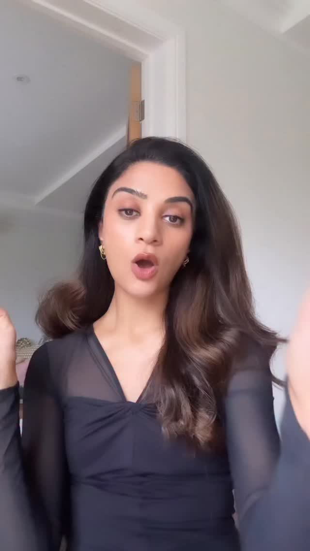 Members- it’s here!! A new category exclusively on the Pilates by Riya app🙌
Something I don’t see often enough in the Pilates world and honestly it’s something I feel really passionate about as an instructor is proper form and technique education. So I’m so excited to tell you that I’ve just added a brand new category to the Pilates by Riya app. This has been one of the most requested things from my members recently, and with all the noise around Pilates on social media right now, I felt like now was the time.
Starting today I’m drip feeding bite-size 101 tutorials: we’re talking how to properly engage your core, your pelvic floor connection, shoulder bridge, Pilates push-up and coming in the next few weeks, cat cow, all fours, the side-lying series and so much more.
These are videos you can come back to whenever you’re unsure about your form, or if you’re brand new to Pilates and want to know what good movement actually looks like before you dive in.
I cannot wait for you to explore it!!
#pilatesonline #goodform #posture #pilatestips #pilatesinstructor